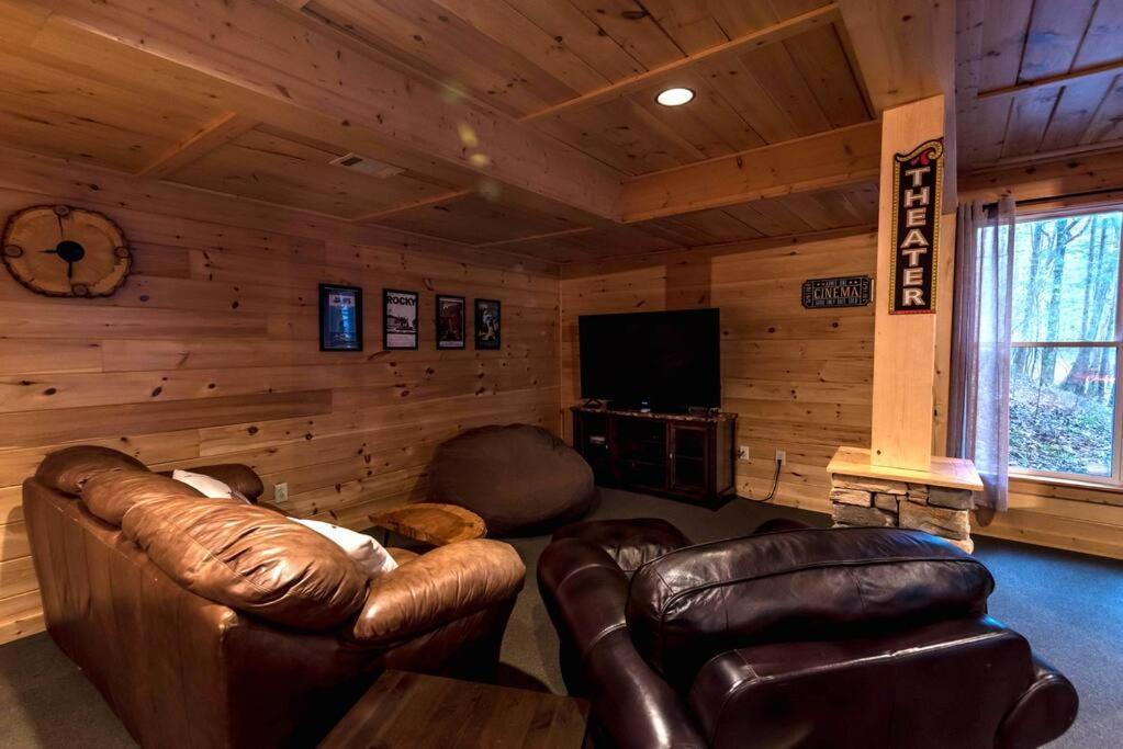 Private Creekside Cabin+Hot Tub,Pool Table, & Pets Ellijay Ngoại thất bức ảnh