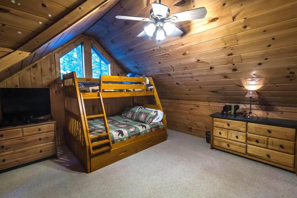 Private Creekside Cabin+Hot Tub,Pool Table, & Pets Ellijay Ngoại thất bức ảnh