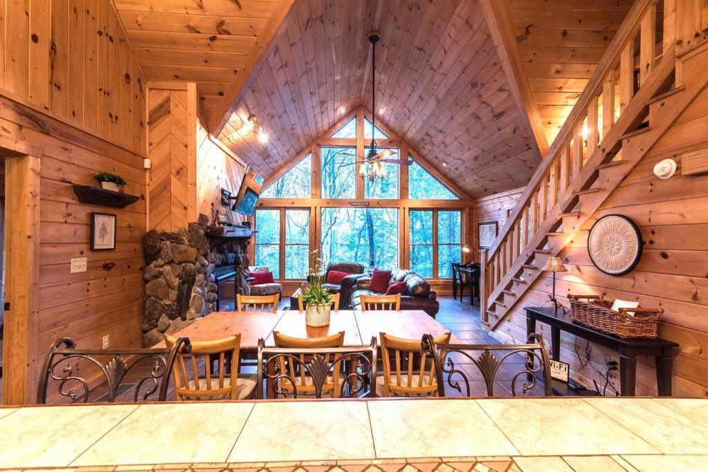 Private Creekside Cabin+Hot Tub,Pool Table, & Pets Ellijay Ngoại thất bức ảnh