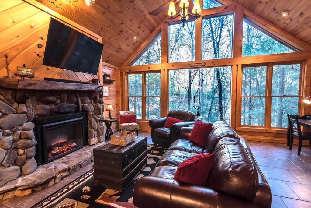 Private Creekside Cabin+Hot Tub,Pool Table, & Pets Ellijay Ngoại thất bức ảnh